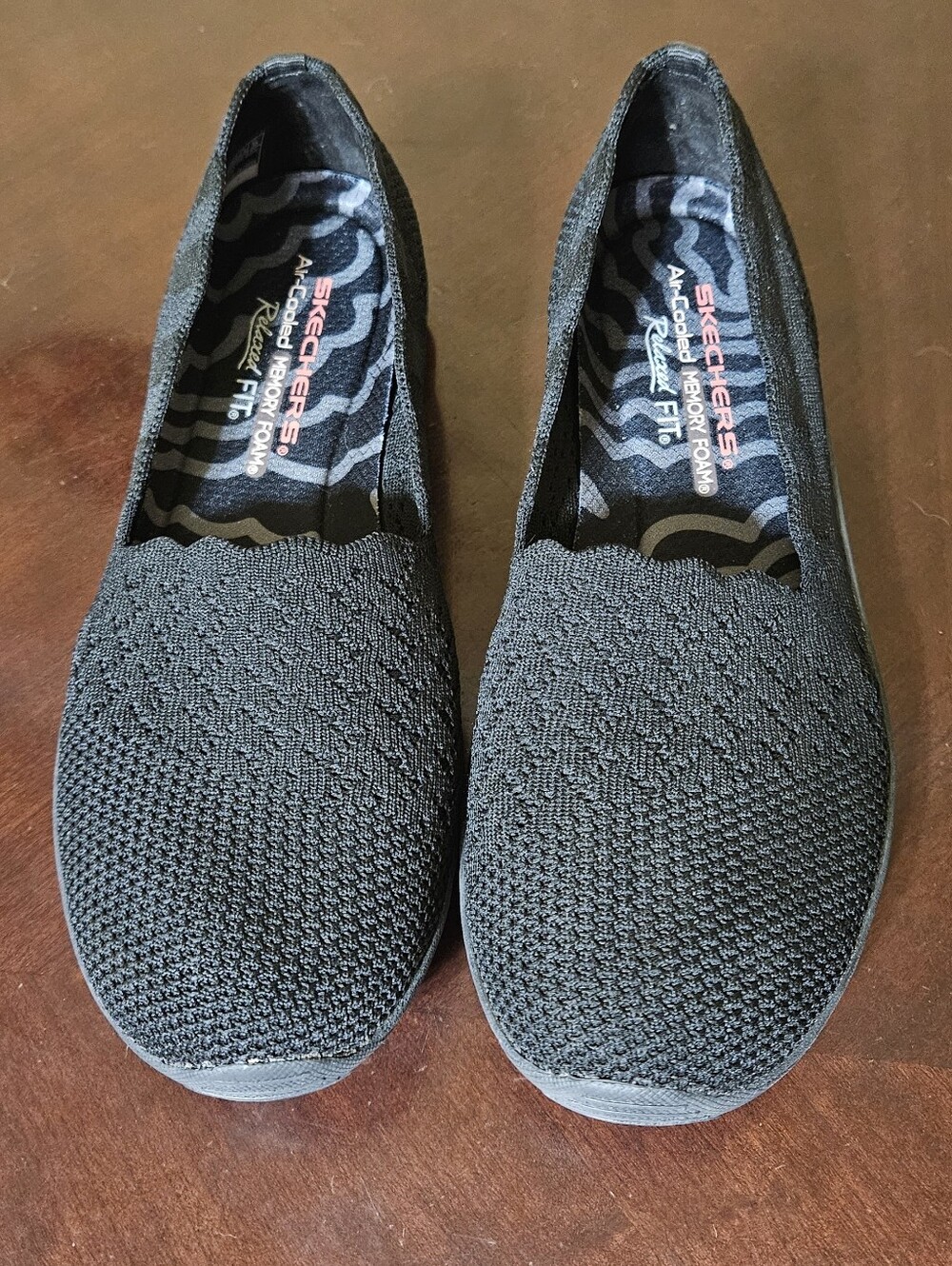 Skechers Black Air-Cooled Memory Foam Shoes, Size 7.5